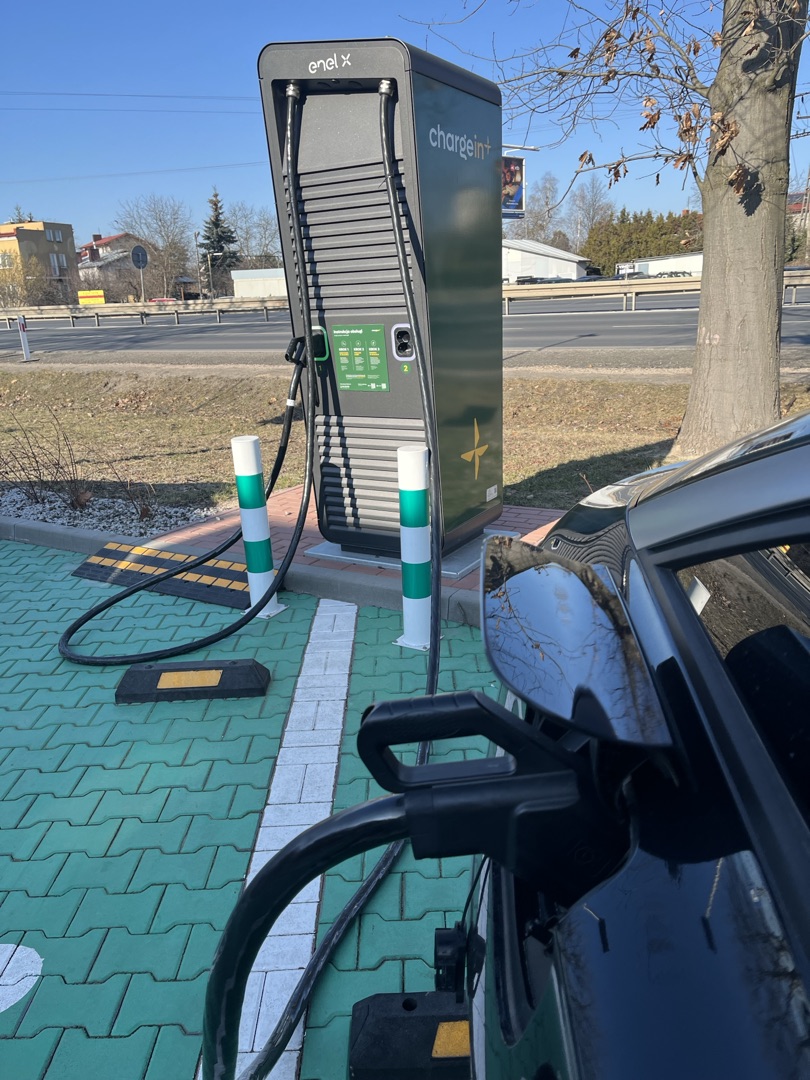Read more about the article Instrukcja ładowania EV na stacji
