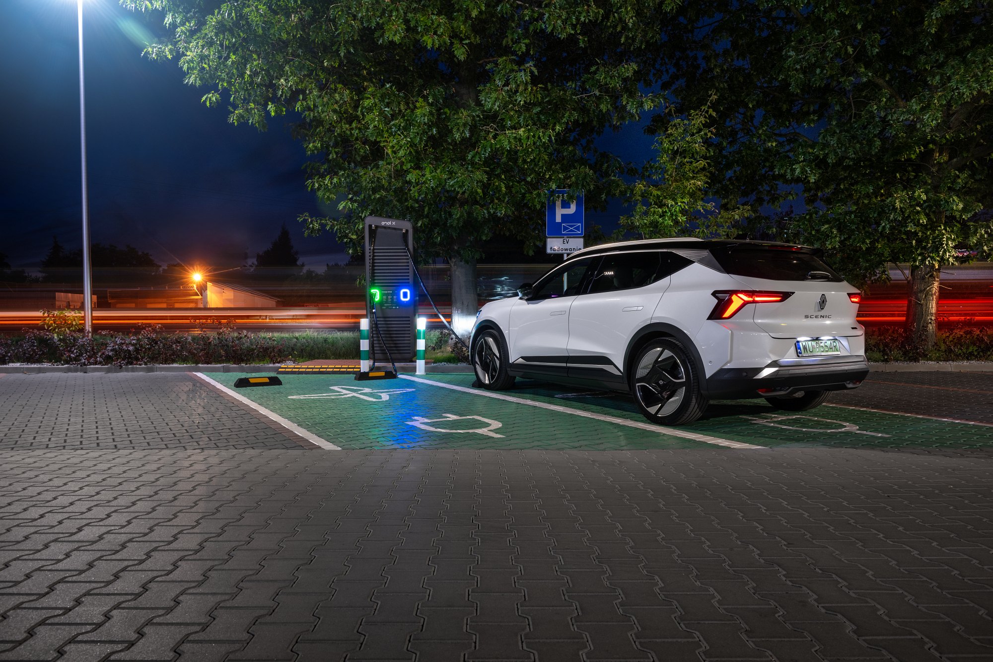 Read more about the article Świąteczne podróże z ChargeIn